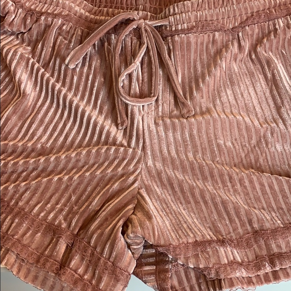 POL Velvet Burnout Vertical Stripe Shorts - Picture 8 of 9
